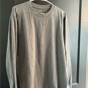 Gray classic crew neck long sleeve t-shirt. Gap.